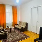 Dinas Apartment