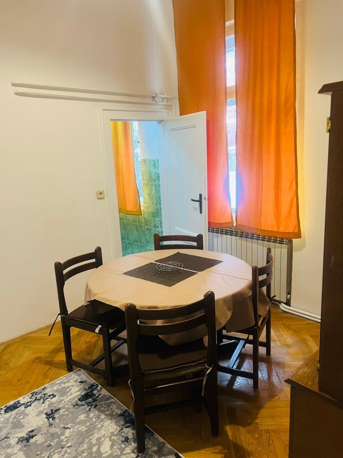 Dinas Apartment